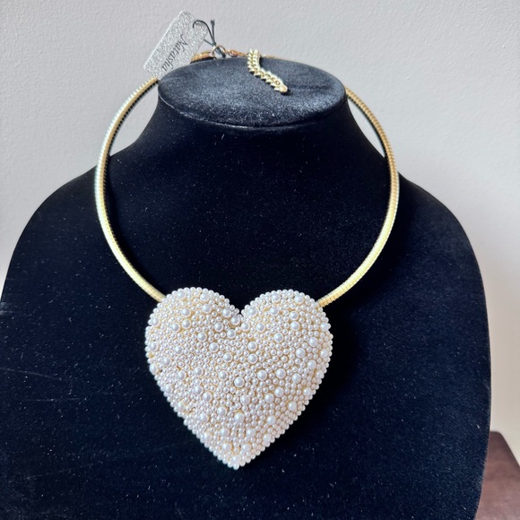 NATASHA Pearl Heart Statement
Necklace - Picture 2 of 8
